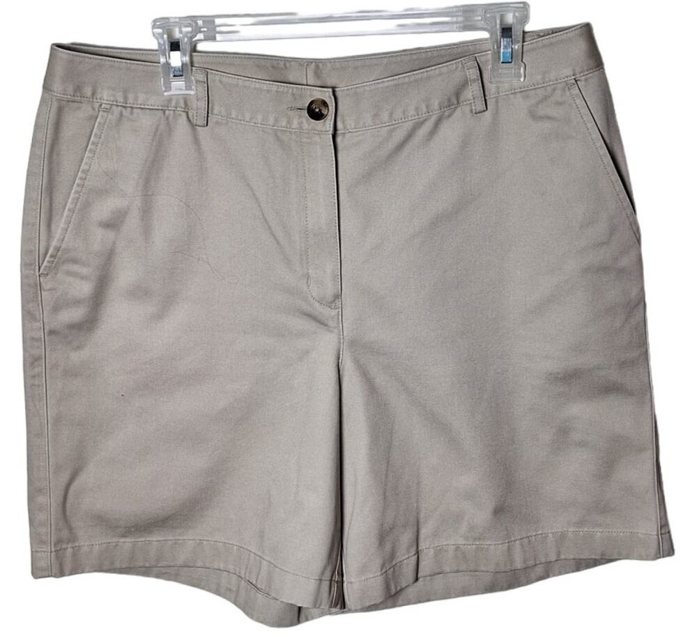 L.L. Bean Women 12 khaki "Favorite Fit Straight" Chino Flat Front Shorts Preppy